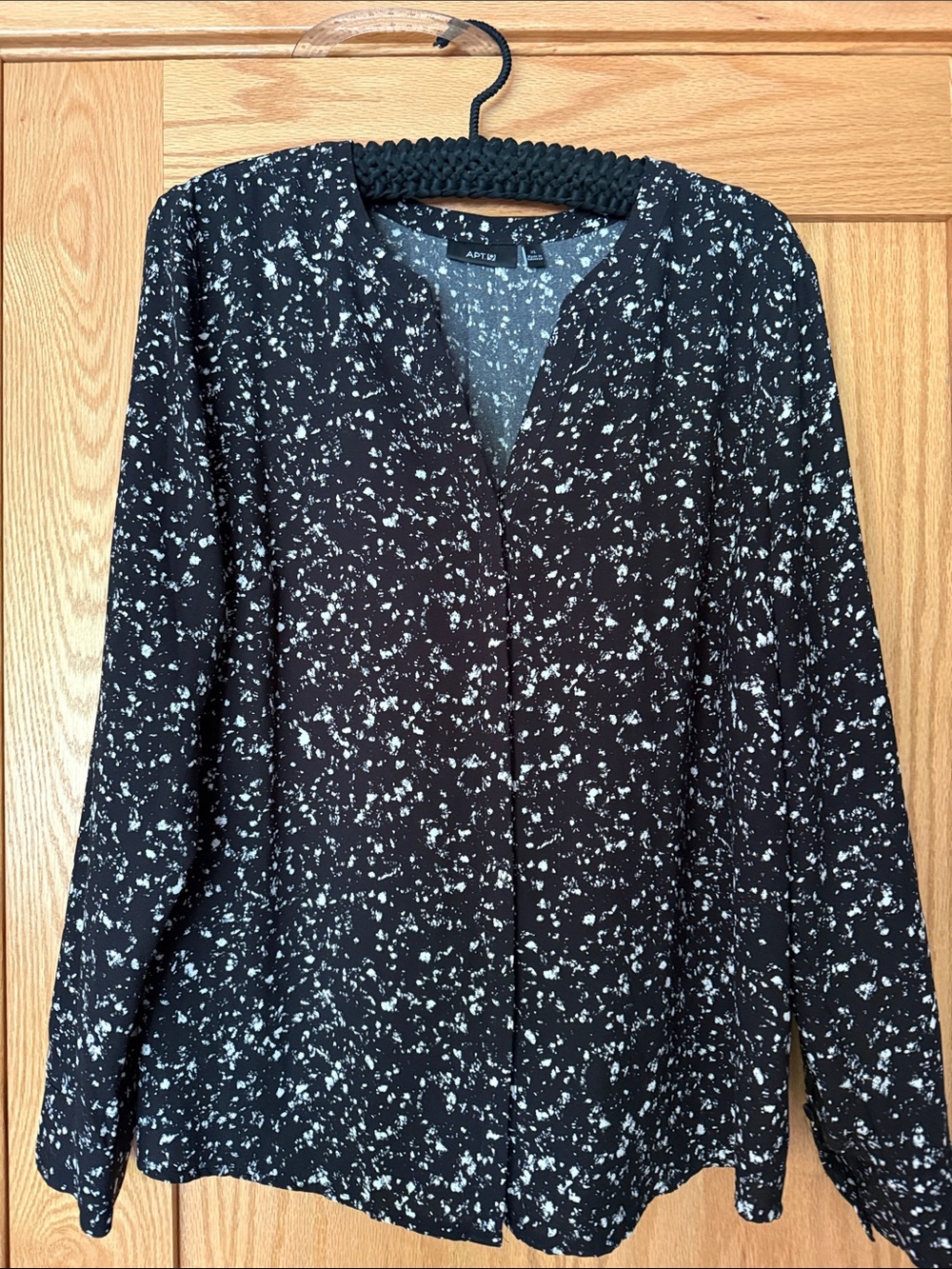 Apt. 9 Black and White Speckled Long-Sleeve top